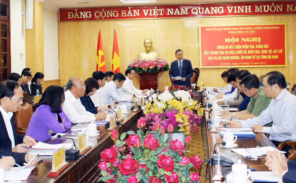 Trưởng Đoàn công tác số 2 Ban chỉ đạo Trung ương về PCTN, Thượng tướng, Bộ trưởng Bộ Công an Tô Lâm phát biểu kết luận buổi làm việc.