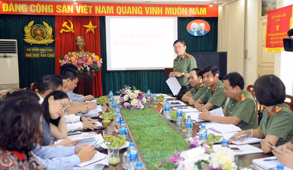 Toàn cảnh buổi làm việc.