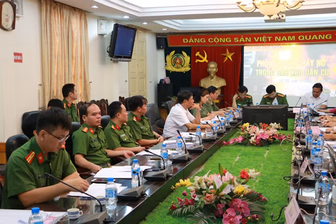 Toàn cảnh buổi tọa đàm.