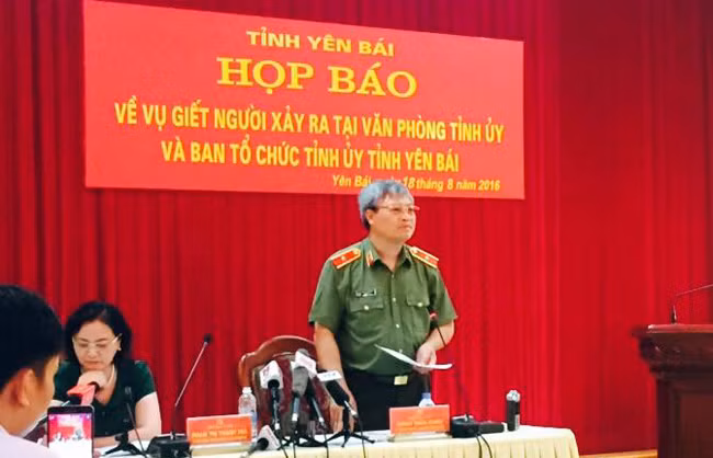 Thiếu tướng Đặng Trần Chiêu tại buổi họp báo.