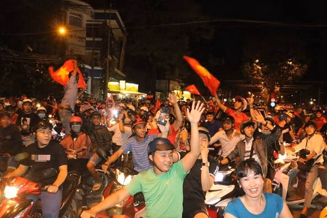 Ăn mừng chiến thắng tại TP Cần Thơ.