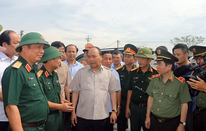 Thủ tướng giao nhiệm vụ cho các lực lượng giải quyết hậu quả do bão để lại.