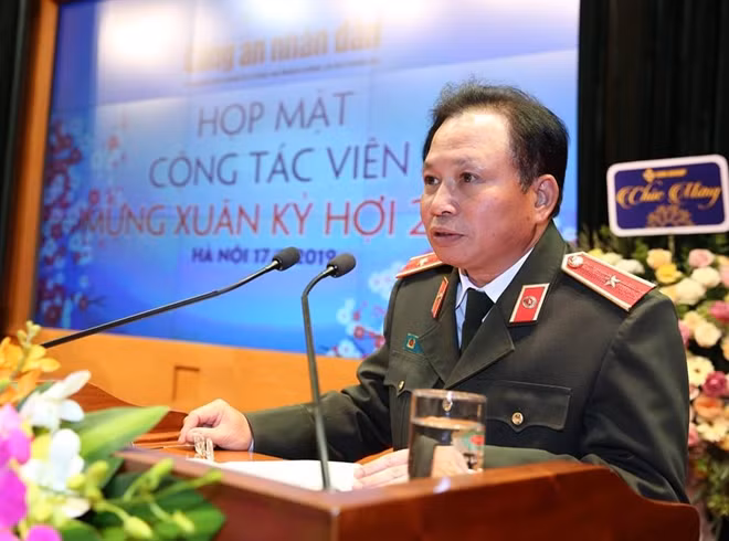Thiếu tướng Mai Văn Hà, Cục trưởng Cục Truyền thông CAND phát biểu tại buổi gặp mặt.