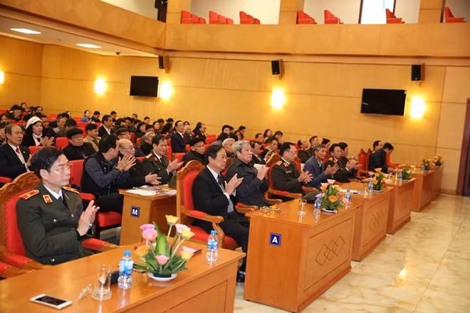 Các đại biểu tại buổi gặp mặt.
