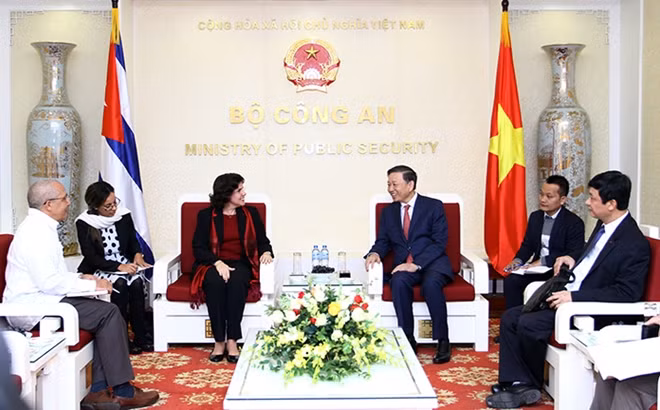 Bộ trưởng Tô Lâm và Đại sứ Lianys Tores Rivera tại buổi tiếp.