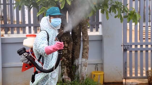 Thực tế giám sát của các đoàn công tác cho thấy, còn nhiều nơi các địa phương chưa kiểm soát tốt các điểm nguy cơ gây bệnh sốt xuất huyết.