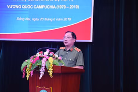 Thứ trưởng Nguyễn Văn Thành phát biểu tại hội nghị.