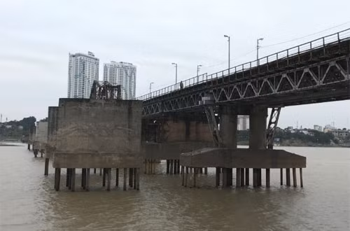 Khu vực phát hiện quả bom. Ảnh VNE