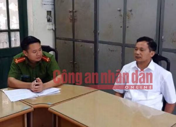 Cơ quan Công an lấy lời khai đối tượng Trần Xuân Thu.