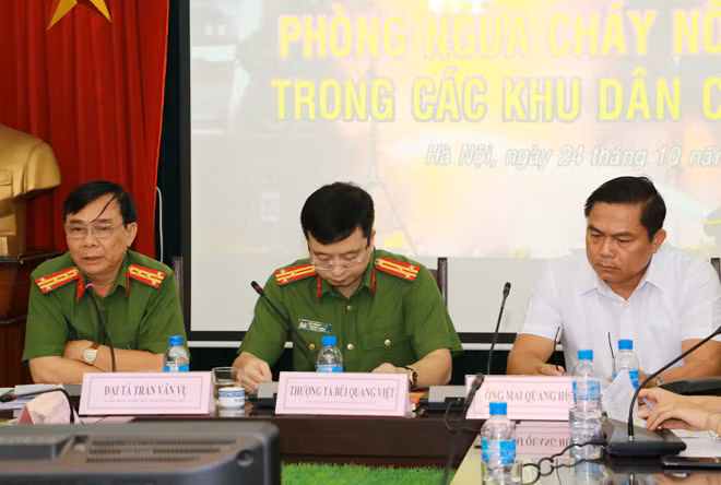 Các vị khách mời tại buổi tọa đàm.