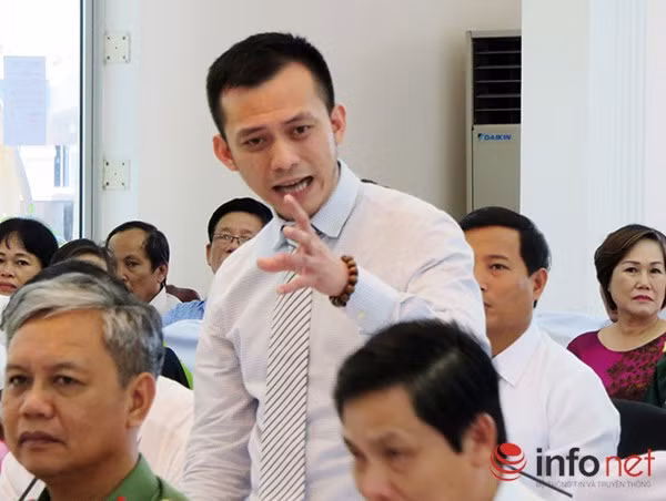 Ông Nguyễn Bá Cảnh phát biểu tại kỳ họp thứ 2 HĐND TP Đà Nẵng khóa IX (Ảnh: HC)