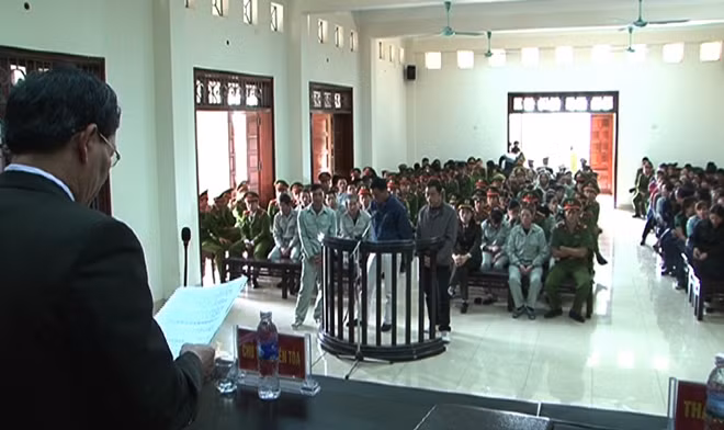 Các bị cáo tại phiên tòa.