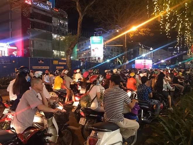 Nhiều con đường đã kẹt cứng.