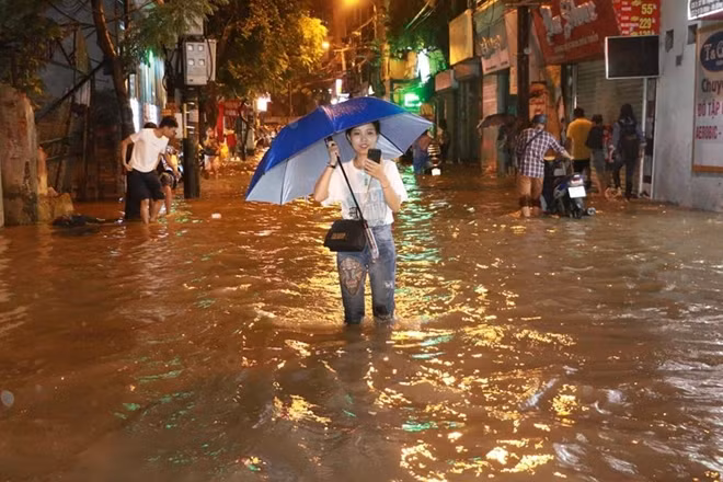 Đoạn ngập trên đường Vũ Trọng Phụng.