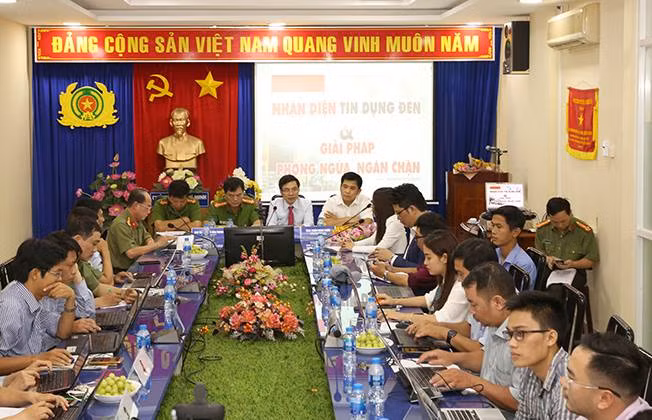 Buổi giao lưu trực tuyến tại đầu cầu TP Hồ Chí Minh.