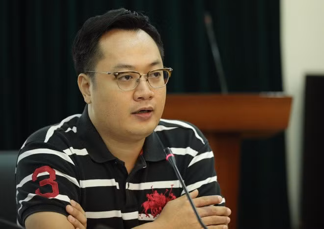 TS, BS Đỗ Mạnh Hùng, Khoa phẫu thuật cột sống, Bệnh viện Việt Đức.