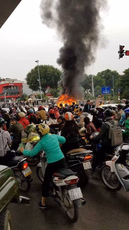 Hiện trường vụ cháy. Hiện trường vụ cháy.