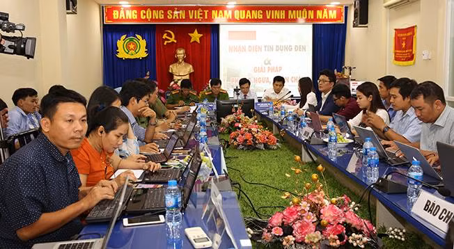 Toàn cảnh buổi giao lưu trực tuyến.