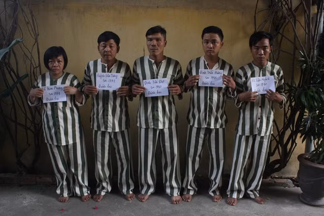 Những nghi can “đàn em” của Tài “sẹo” bị bắt giữ.