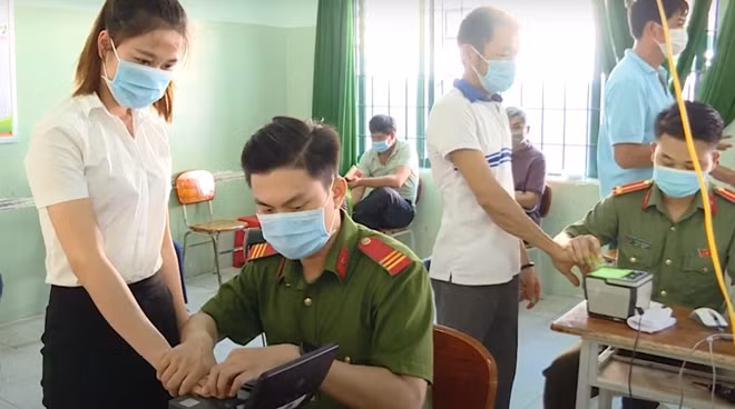 Công an TP Vũng Tàu đã triển khai một tổ cấp CCCD làm thường xuyên tại số 6A Lê Quý Đôn, phường 1 TP Vũng Tàu và các tổ làm lưu động tại các phường, xã trên địa bàn thành phố.