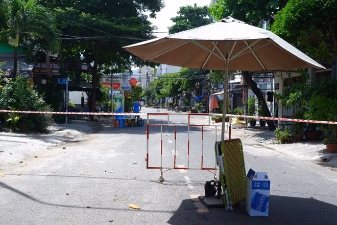 Phong tỏa và lấy mẫu xét nghiệm người dân trong khu vực liên quan BN8944 và BN8945.