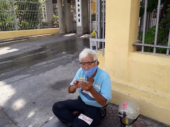 Người bán lẻ vé số lưu động có cư trú hợp pháp tại địa phương sẽ được hỗ trợ.