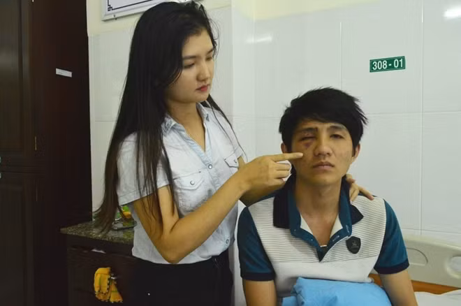 Anh Nguyên đang được điều trị tại bệnh viện.