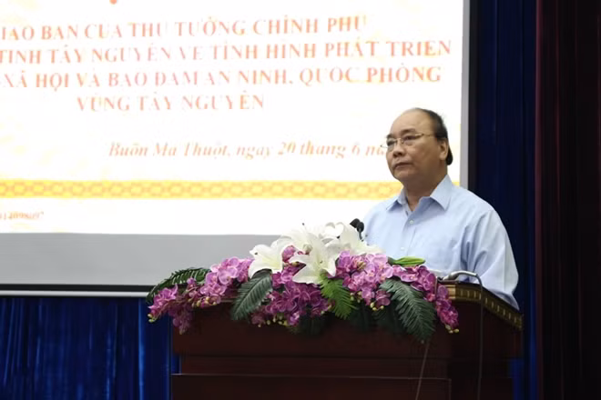 Thủ tướng Chính phủ Nguyễn Xuân Phúc phát biểu chỉ đạo tại hội nghị.