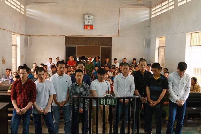 Các bị cáo tại phiên tòa.