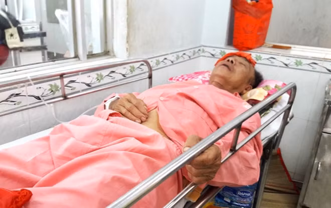 Ông Nguyễn Văn Quyền đang được điều trị tại Bệnh viện Chợ Rẫy.