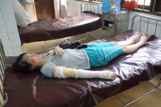 Chị Huyền đang được điều trị tại Bệnh viện Đa khoa tỉnh.