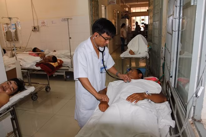 Các bệnh nhân đang được cấp cứu, chữa trị tại Bệnh viện Đa khoa tỉnh Đắk Lắk.