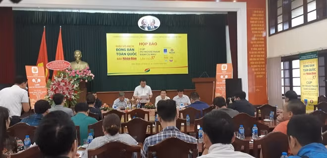Quang cảnh buổi họp báo.