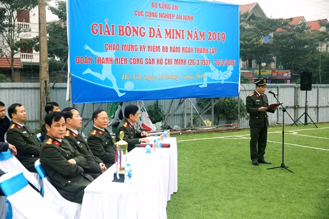 Các đại biểu dự lễ khai mạc Giải.