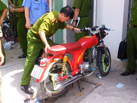 Chiếc xe của hung thủ để lại.
