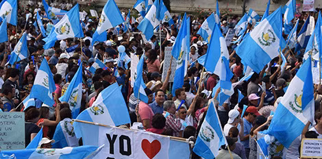 Người dân Guatemala diễu hành ủng hộ CICIG.