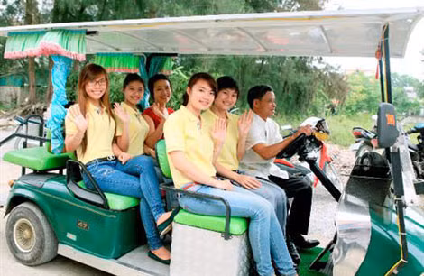 Ô tô điện phục vụ du khách (ảnh minh họa).