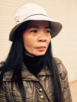 Tiểu thương đau xót mất tài sản.