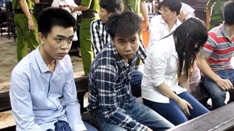 Nhóm bị cáo từng bị xét xử về hành vi giết người sau va chạm giao thông.