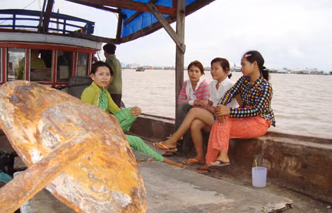Phút giải lao của đội nữ ngư phủ.