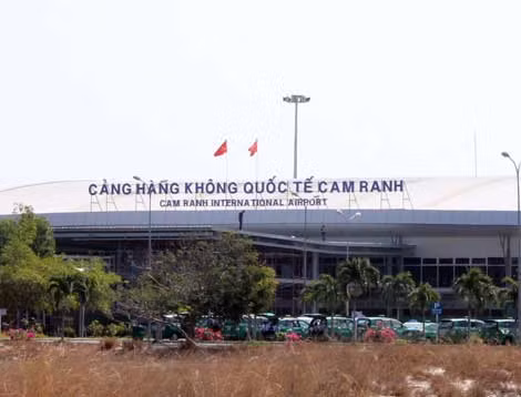 Sân bay quốc tế Cam Ranh.
