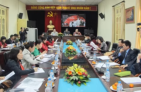 Họp báo giới thiệu vở diễn.