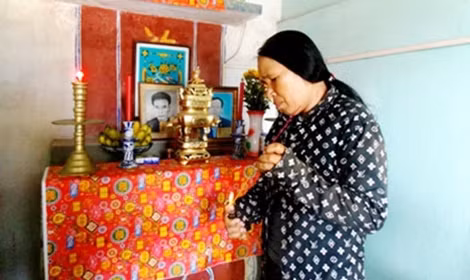 10 năm qua, những người phụ nữ ở làng Chanchu vẫn chọn ngày 25 và 26-5 là ngày giỗ chung của chồng, con, người thân tử nạn trong cơn bão tháng 5-2006.