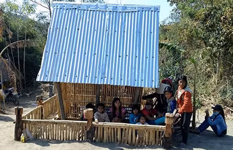 Nhà ma được hình thành cũng là lúc mà người bản xứ tin linh hồn người chết đã bước sang thế giới bên kia (mắng-lung).