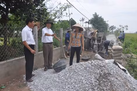 Xây dựng đường giao thông nông thôn ở Nam Định.
