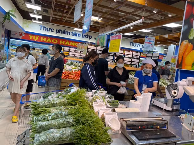 Hàng hóa thiết yếu sẽ được bảo đảm cho TP Hồ Chí Minh và các tỉnh trong thời gian thực hiện giãn cách xã hội.