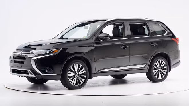 Để đảm bảo an toàn khi vận hành, người dùng nên mang xe tới đại lý của Mitsubishi để được sửa chữa miễn phí.