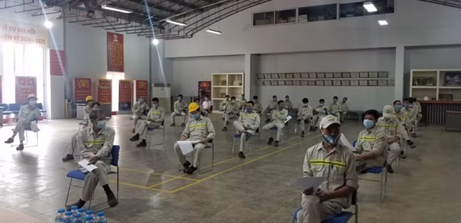 Đã có hơn 35.000 công nhân ở các khu công nghiệp trên địa bàn tỉnh Vĩnh Phúc được lấy mẫu xét nghiệm COVID-19.