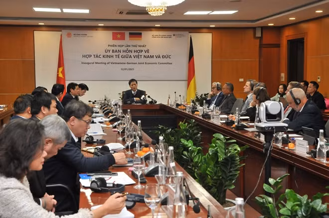 Toàn cảnh phiên họp