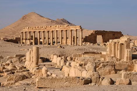 Khu mộ cổ ở thị trấn sa mạc Palmyra, Syria cũng đã bị IS xâm hại và phá hủy.